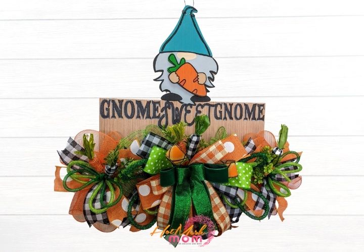 Gnome Wreath Rail for Spring